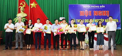 Hơn 120 doanh nghiệp tham gia đối thoại với lãnh đạo huyện Phong Điền
