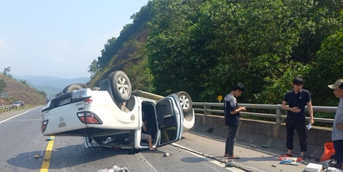 Tai nạn giao thông trên tuyến La Sơn -Túy Loan làm 2 người bị thương