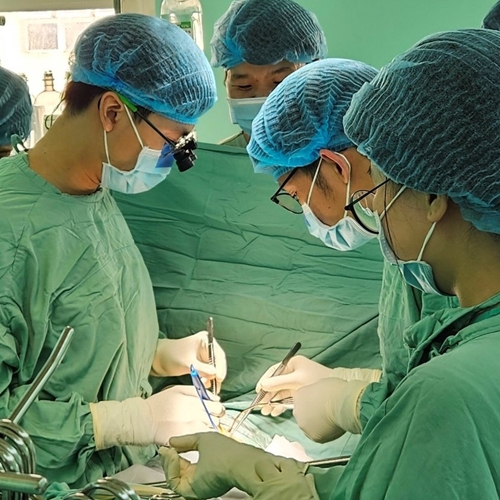 Phẫu thuật tim miễn phí cho 13 trẻ em Gia Lai