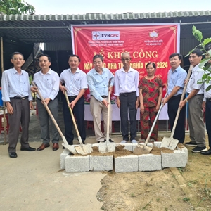 Khởi công xây nhà cho hộ nghèo ở Quảng Điền
