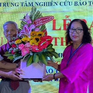 Thành lập Câu lạc bộ thơ ca Đất Việt xứ Huế