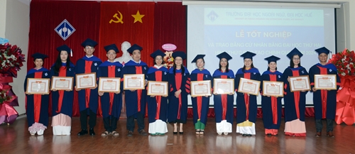 Trường đại học Ngoại ngữ trao gần 100 bằng tốt nghiệp cử nhân văn bằng 2