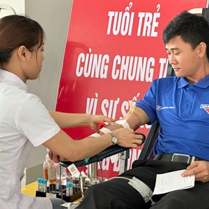 Gần 300 lượt đoàn viên Khối Cơ quan và Doanh nghiệp hiến máu nhân đạo