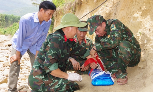 Cất bốc, quy tập 1 hài cốt liệt sĩ tại huyện Phú Lộc