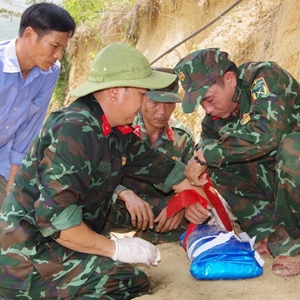 Cất bốc, quy tập 1 hài cốt liệt sĩ tại huyện Phú Lộc