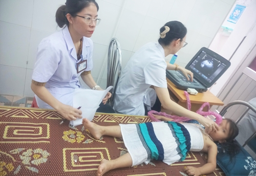 Khám sàng lọc bệnh tim miễn phí cho hơn 200 người dân Hà Tĩnh
