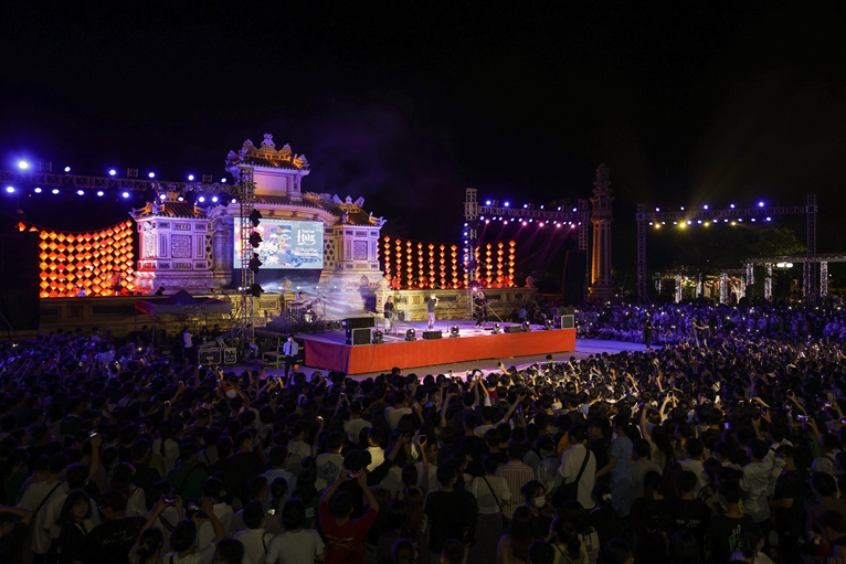 Chillies Band mang “bữa tiệc âm nhạc” đến Festival Huế 2024