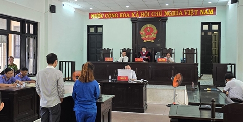 Tổ chức xuất cảnh trái phép người Trung Quốc sang Lào thu lợi bất chính