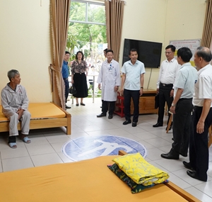 Đoàn công tác Ban Tuyên giáo Trung ương làm việc với Trung tâm Y tế huyện Phú Vang
