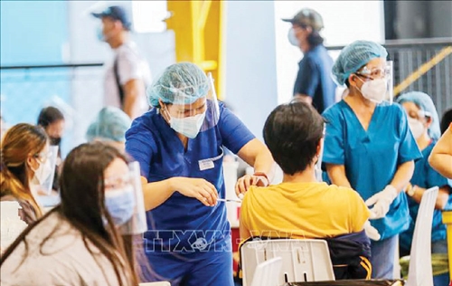 Philippines thiếu 190 000 nhân viên y tế