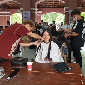 400 người tham gia hiến tóc tại ngày hội “Nón hồng xứ Huế” lần thứ 2