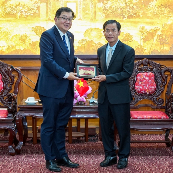 Chủ tịch UBND tỉnh Nguyễn Văn Phương tiếp xã giao Đại sứ Malaysia, Đại sứ Campuchia tại Việt Nam