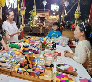 Tổ chức các hoạt động văn hóa cộng đồng tại Phố đêm Hoàng Thành