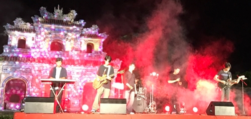 Tổ chức các hoạt động văn hóa cộng đồng tại Phố đêm Hoàng Thành