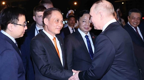 Tổng thống Liên bang Nga Vladimir Putin kết thúc tốt đẹp chuyến thăm cấp Nhà nước tới Việt Nam