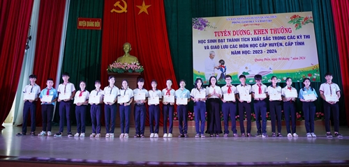 Quảng Điền tuyên dương 298 học sinh đạt thành tích cao trong học tập