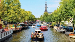 Amsterdam có kế hoạch cấm tàu du lịch trong trung tâm thành phố để đối phó quá tải du lịch