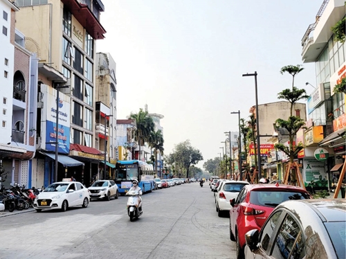 Hai Ba Trung Street will be a busy pedestrian street at night