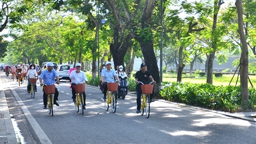 Designing a tour using public bikes in Thua Thien Hue