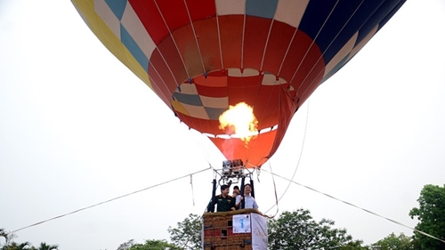 Vibrant Hot-air Balloon Festival