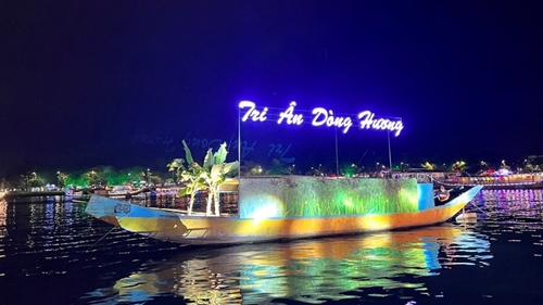 Sparkling flower boats in Gratitude to the Huong River show