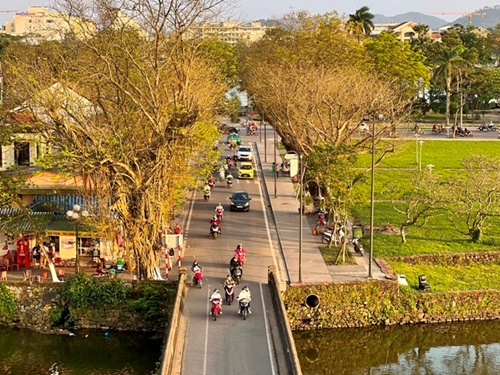 Promoting electric-based and green traffic in Hue City