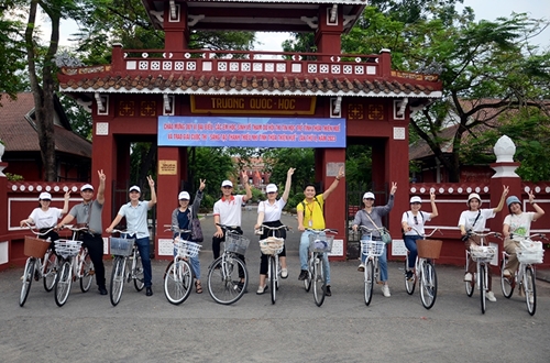 Free bicycle tour to learn about Uncle Ho’s youth