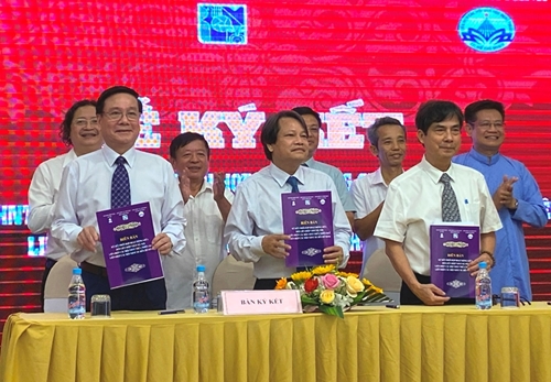 Hue, Hanoi and Ho Chi Minh City cooperate and develop in literature and arts