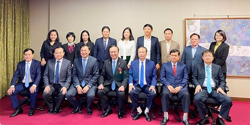 Promoting cooperation between Hue and Japanese localities