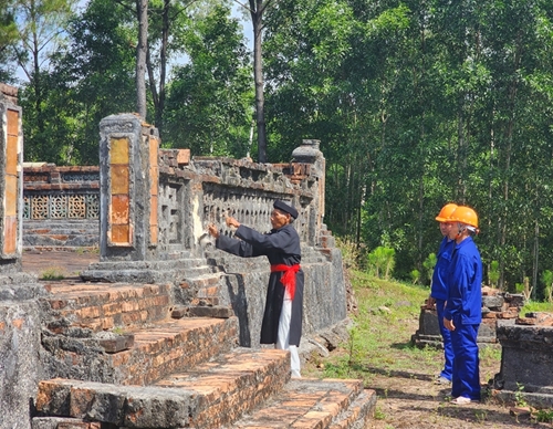The project of preserving, restoring and embellishing the relic of Nghi Thien Chuong Queen Tu Du’s tomb