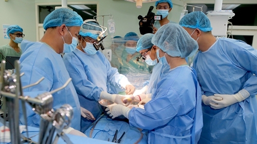 Connecting the heartbeat for the 9th Trans-Vietnam heart transplantion