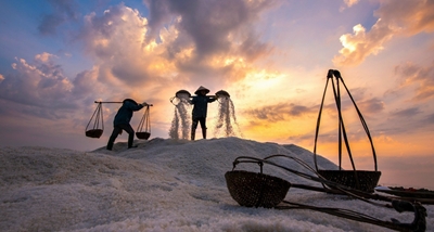 Hon Khoi salt field - A simple beauty