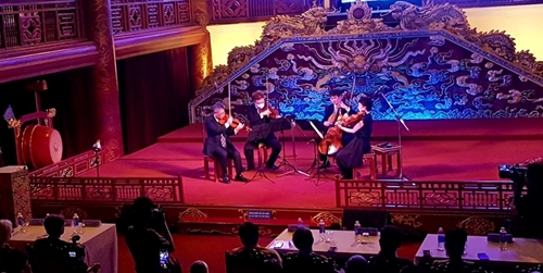 Japanese Symphony Orchestra artists perform in Hue