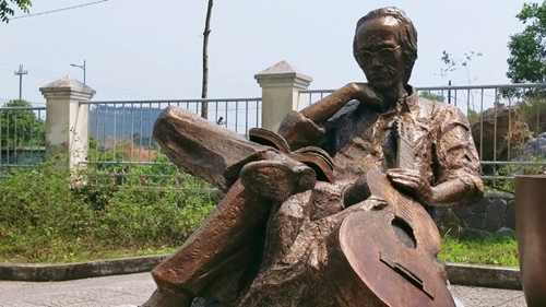 The statue of the late musician Trinh Cong Son to be erected in November