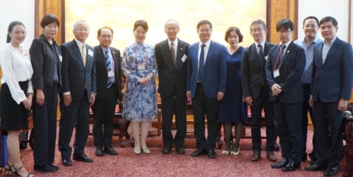 Provincial leader holds a courtesy reception for Fukuroi - Vietnam Friendship Association