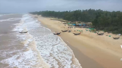 Vinh Thanh beach in big waves season