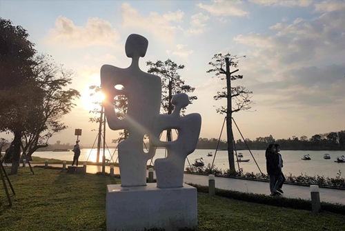 International sculpture creation camp “Impressions of Hue, Vietnam”