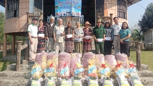 Tet gifts for the poor