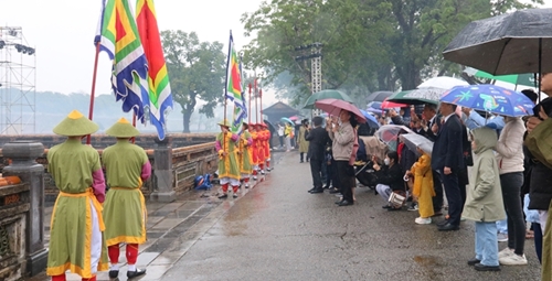 Tourist numbers to Hue surge during Tet