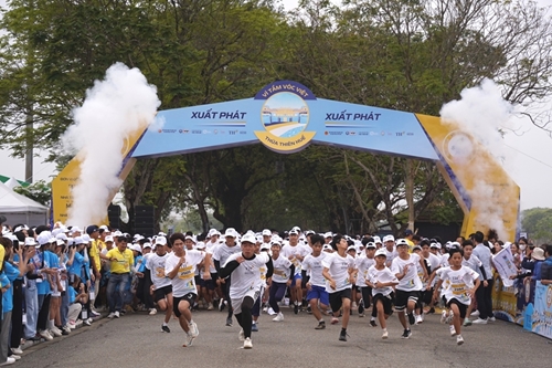 Thousands of students excitedly participated in the S-Race 2024 running tournament