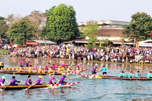 Hue City Traditional Boat Racing Competition opened