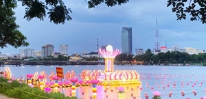 From Hue Festival 2024, thoughts on the Huong River festival space