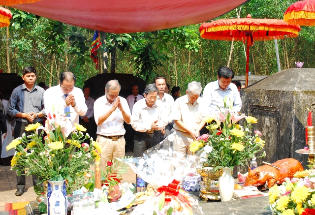 “Viếng mộ” Khai quốc công thần Nguyễn Cư Trinh