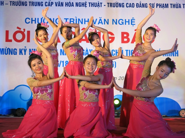 “Lời ca dâng Bác”