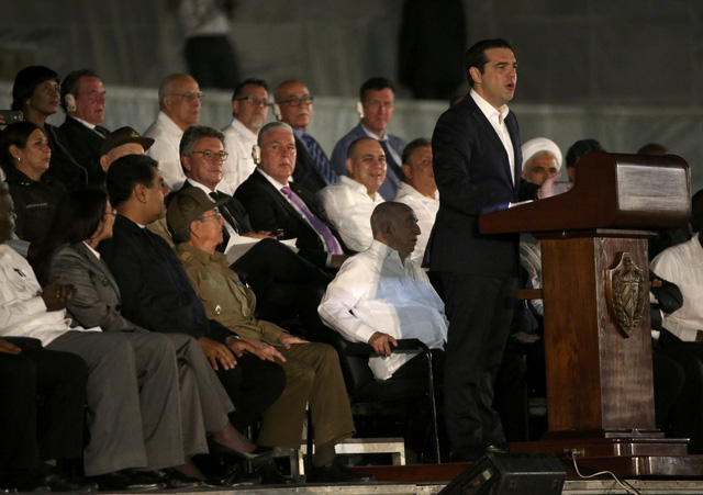 Trong bài phát biểu tại Quảng trường Cách mạng, Thủ tướng Hy Lạp Alexis Tsipras gửi lời chia buồn tới chính phủ, người dân và đất nước Cuba trước sự ra đi của lãnh tụ Fidel Castro.