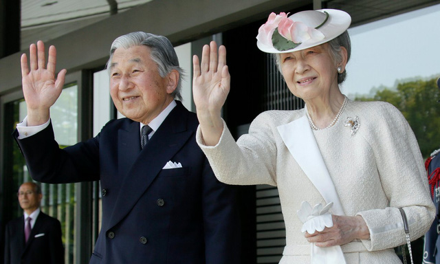 Nhà vua Akihito và Hoàng hậu Michiko (Ảnh: EPA)
