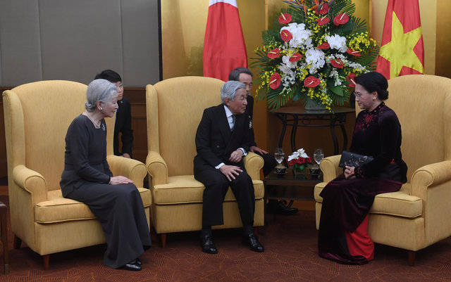 Chiều 1/3, Nhà vua và Hoàng hậu Nhật Bản đã có cuộc gặp với Chủ tịch Quốc hội Nguyễn Thị Kim Ngân.
