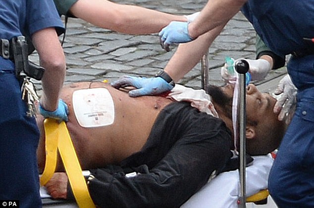 Ker khủng bố bị cảnh sát bắn hạ bên ngoài khuôn viên quốc hội Anh. (Ảnh: PA)
