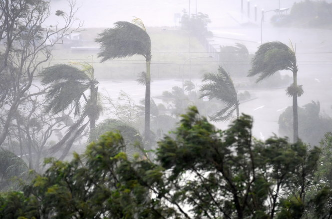​Siêu bão đổ vào Úc, 10.000 căn nhà mất điện 