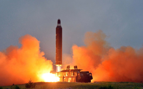Tên lửa Triều Tiên rời bệ phóng. (Ảnh: KCNA)